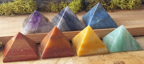 Seven Chakra Pyramid Set 1 Inches - Healing Crystals India