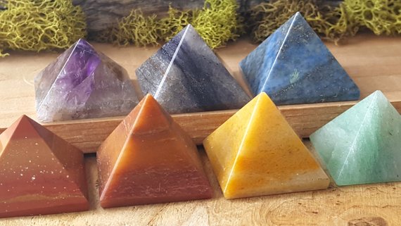 Seven Chakra Pyramid Set 1 Inches - Healing Crystals India